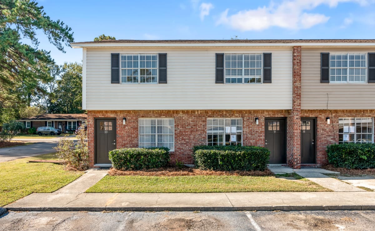 Photos and Video of Summerville Apartments in Summerville, SC